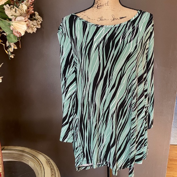 Tops - JM collection Long sleeve women’s patterned top